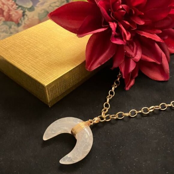 Roberta Wimber Jewelry - Handcrafted Cracked Gold Agate Crescent Necklace
